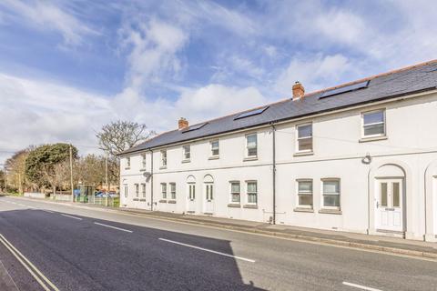 2 bedroom terraced house to rent, Seafront Road, Hayling Island, Hants