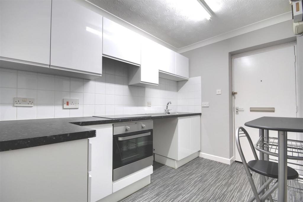 Ramsey Road, St. Ives 2 bed apartment for sale £187,500