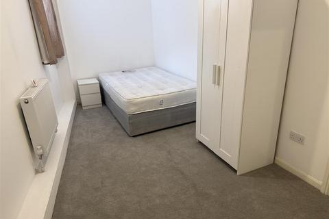 3 bedroom flat to rent, Brighton Grove, Newcastle Upon Tyne