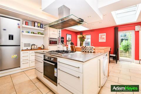 4 bedroom terraced house for sale, Lankaster Gardens, London N2