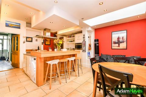 4 bedroom terraced house for sale, Lankaster Gardens, London N2