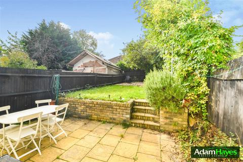 4 bedroom terraced house for sale, Lankaster Gardens, London N2