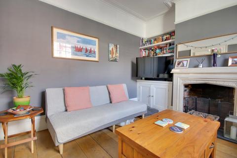 2 bedroom end of terrace house for sale, Southampton Road, Lymington, SO41