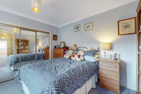 33 Ballagan Place, Milngavie, Glasgow, G62 7RQ