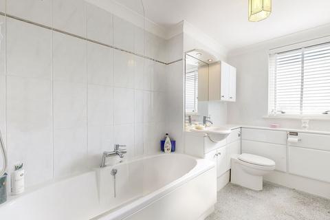 33 Ballagan Place, Milngavie, Glasgow, G62 7RQ