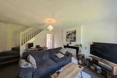 2 bedroom terraced house to rent, Pear Tree Walk, Wakefield, West Yorkshire, WF2