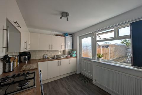 2 bedroom terraced house to rent, Pear Tree Walk, Wakefield, West Yorkshire, WF2