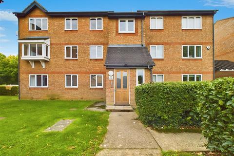 2 bedroom flat to rent, Wedgewood Road, Hertfordshire SG4