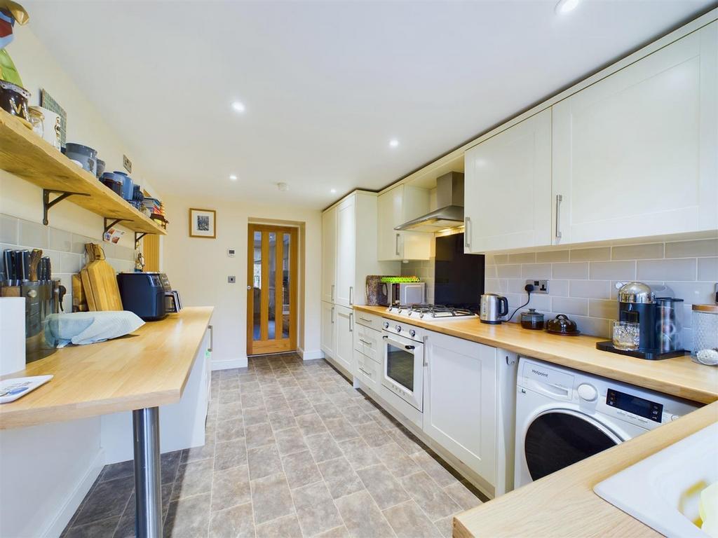 Kitchen: