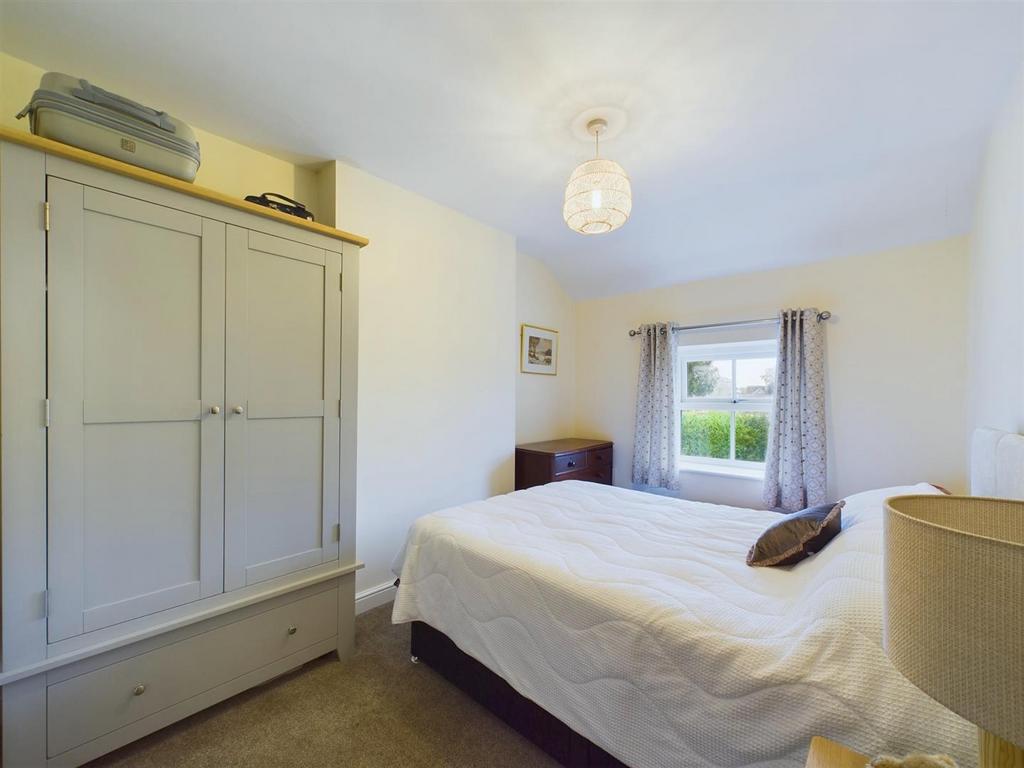 Bedroom: