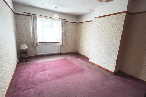 34 Brookside Avenue, Ashford, TW15 3LX