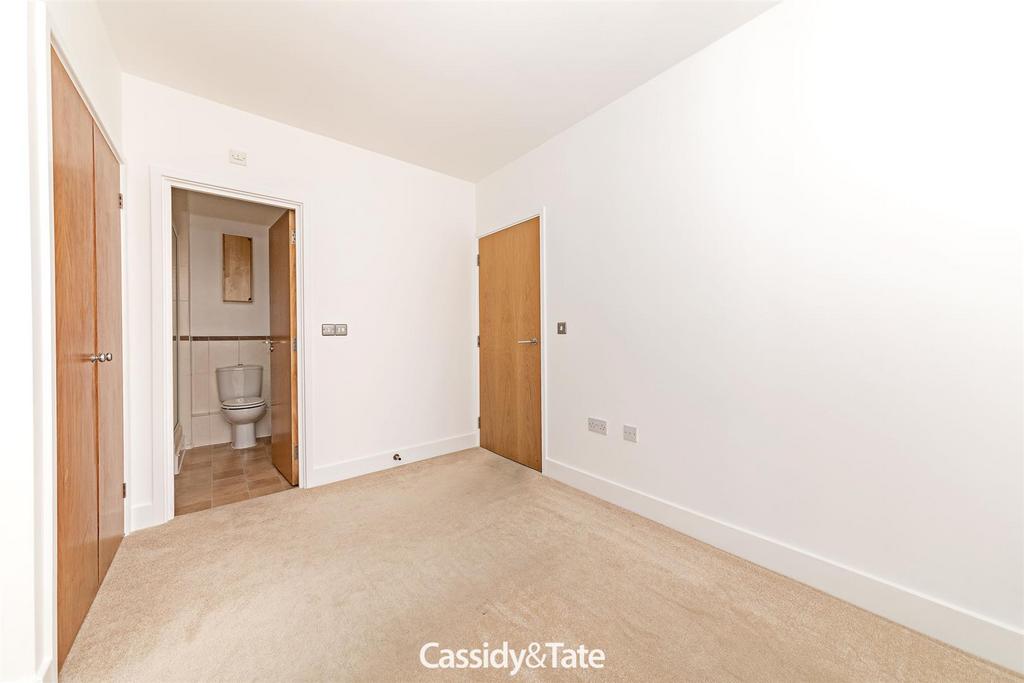 22 Centurion Court 013.jpg