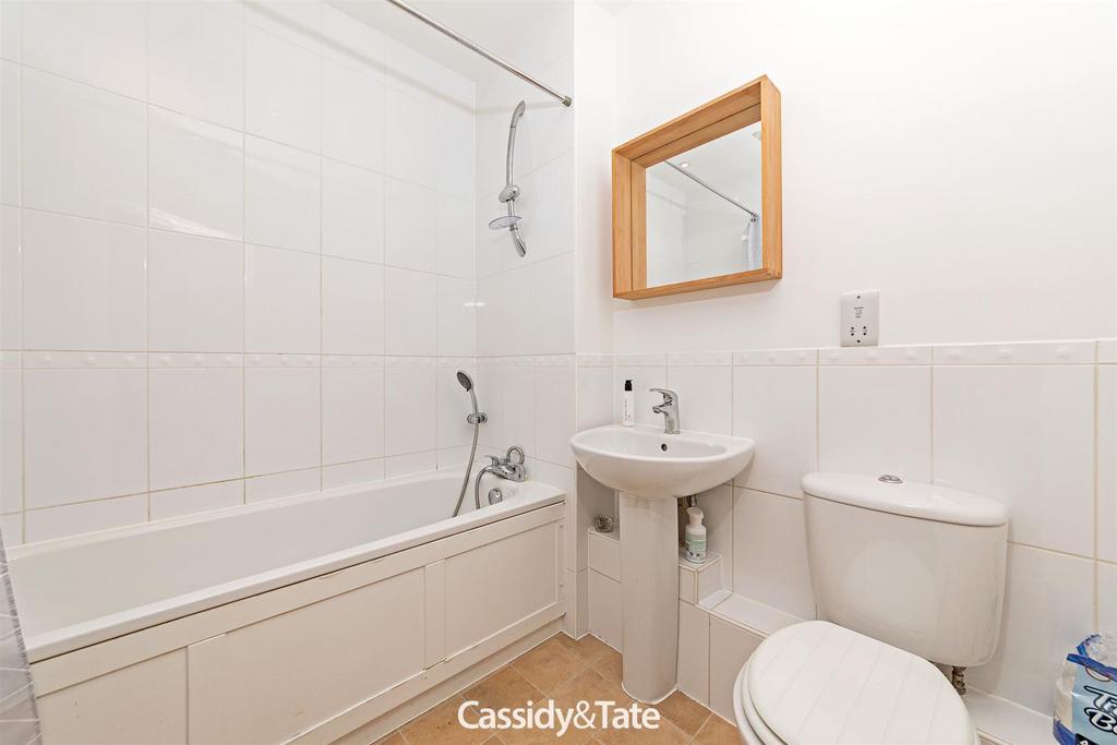 22 Centurion Court 015.jpg
