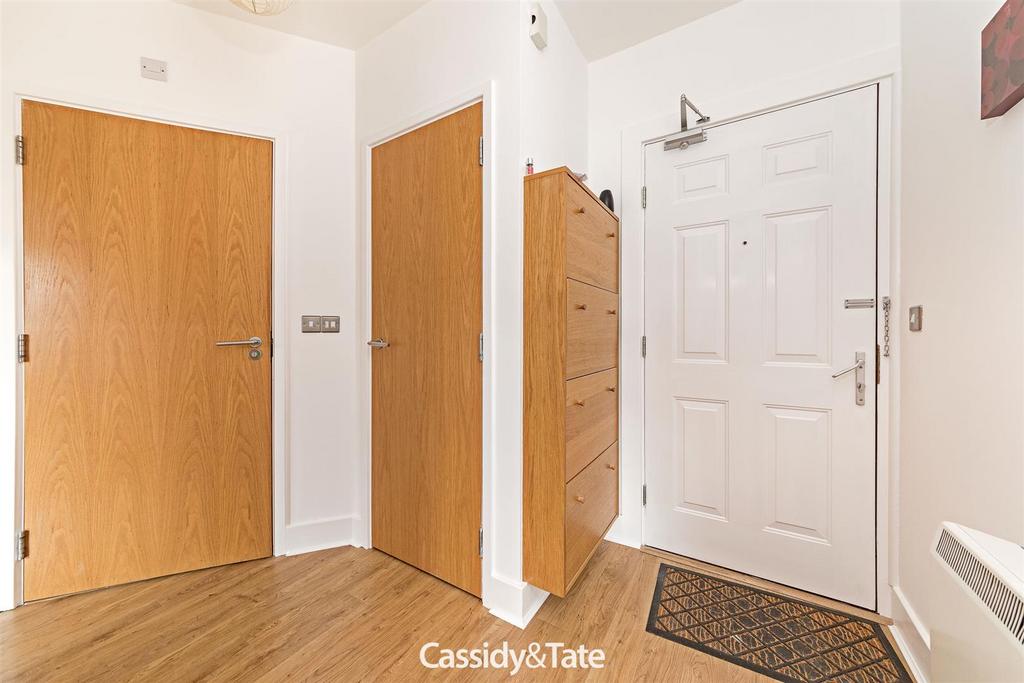 22 Centurion Court 016.jpg