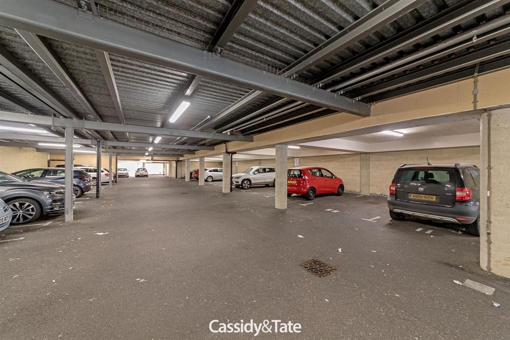 22 Centurion Court 017.jpg