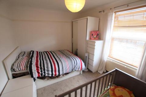 2 bedroom semi-detached house to rent, Arthurs Bridge Road, Woking GU21