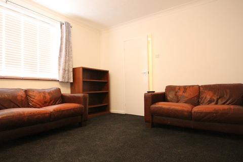 4 bedroom house to rent, Wakenshaw Road, Durham DH1