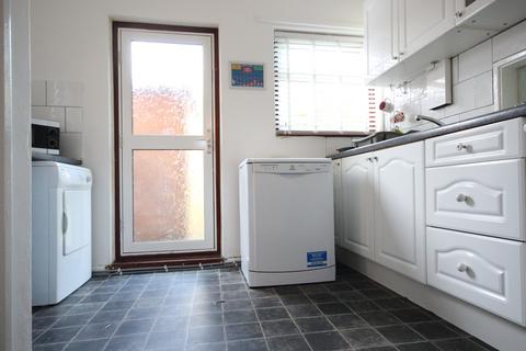 4 bedroom house to rent, Wakenshaw Road, Durham DH1