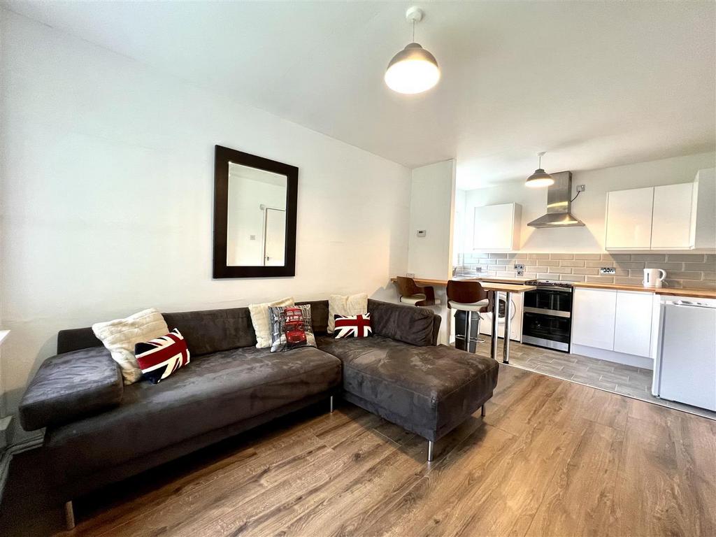 Lounge / Kitchen