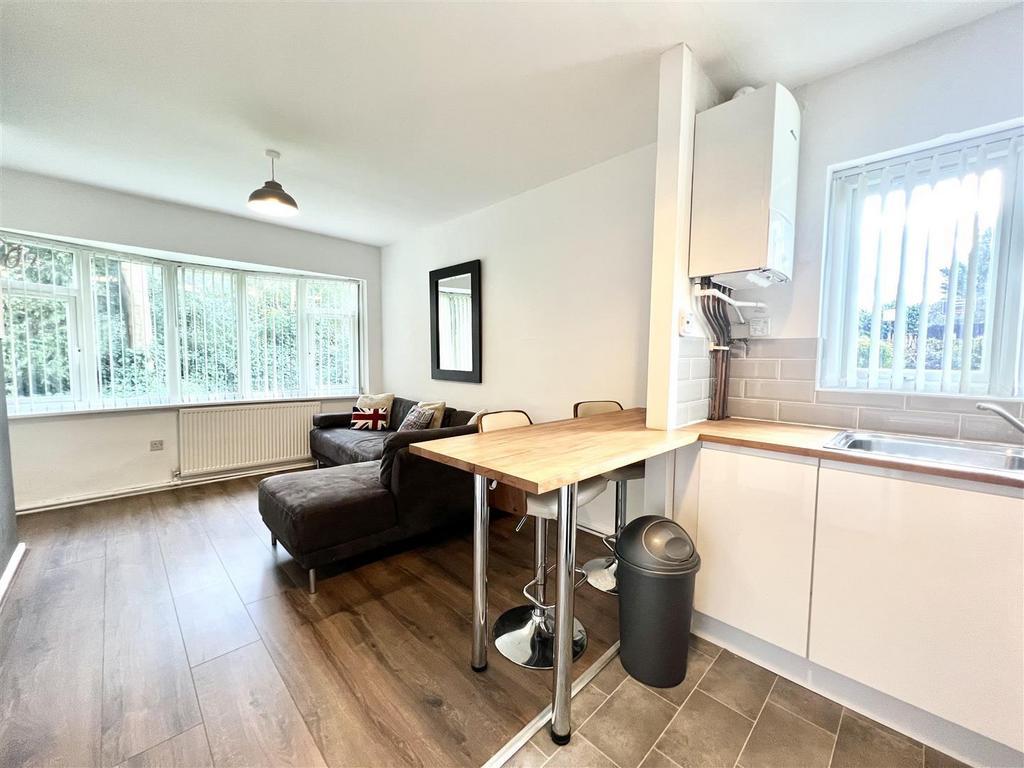 Lounge / Kitchen