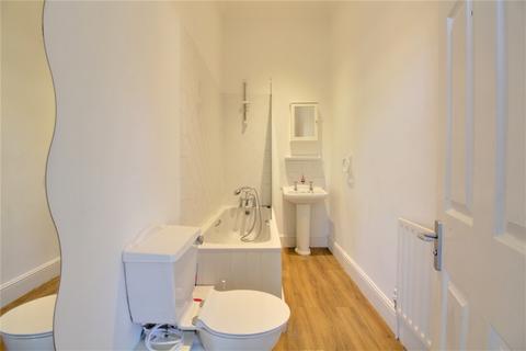 2 bedroom flat to rent, 2A 74 Hova Villas, Hove BN3 3DG