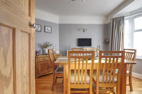248 Cooden Drive, Bexhill-on-sea, TN39 3AG