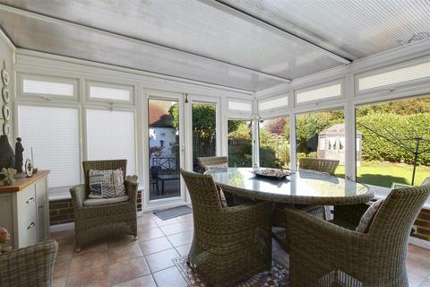 248 Cooden Drive, Bexhill-on-sea, TN39 3AG