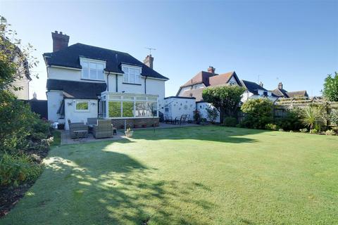 248 Cooden Drive, Bexhill-on-sea, TN39 3AG