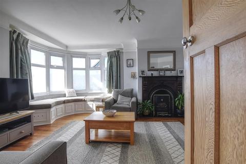 248 Cooden Drive, Bexhill-on-sea, TN39 3AG