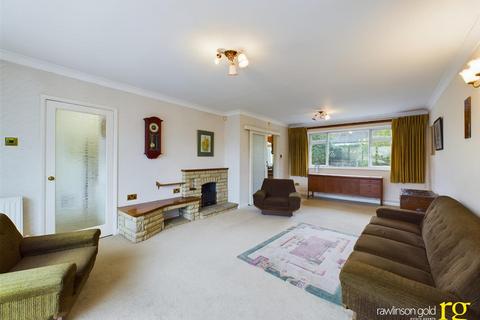 3 bedroom detached bungalow for sale, Hawthorne Avenue, Harrow