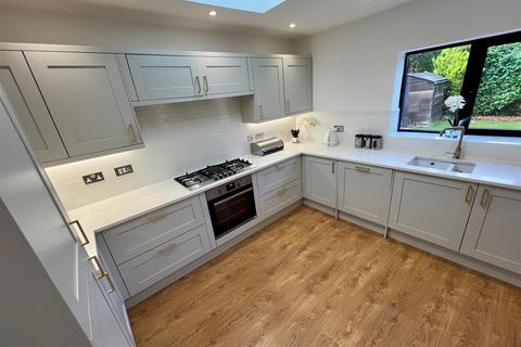 22 Cropthorne Road, Shirley, Solihull, B90 3JN