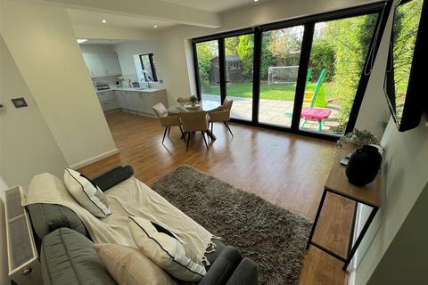 22 Cropthorne Road, Shirley, Solihull, B90 3JN