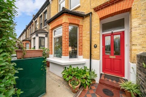 32 Thornhill Road, London, E10 5LL