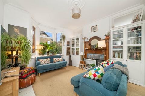 32 Thornhill Road, London, E10 5LL