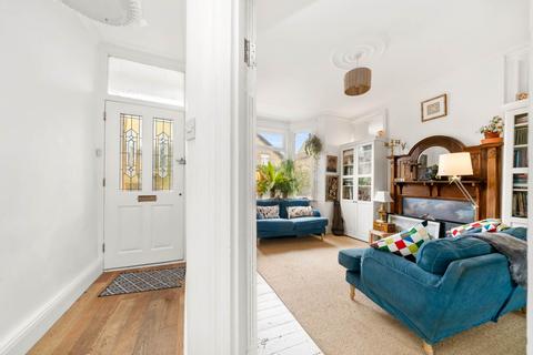32 Thornhill Road, London, E10 5LL