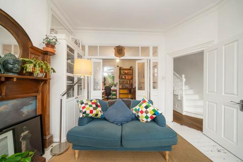 32 Thornhill Road, London, E10 5LL