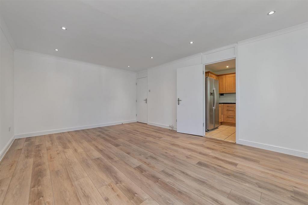 49 Cuffley Court-17.jpg