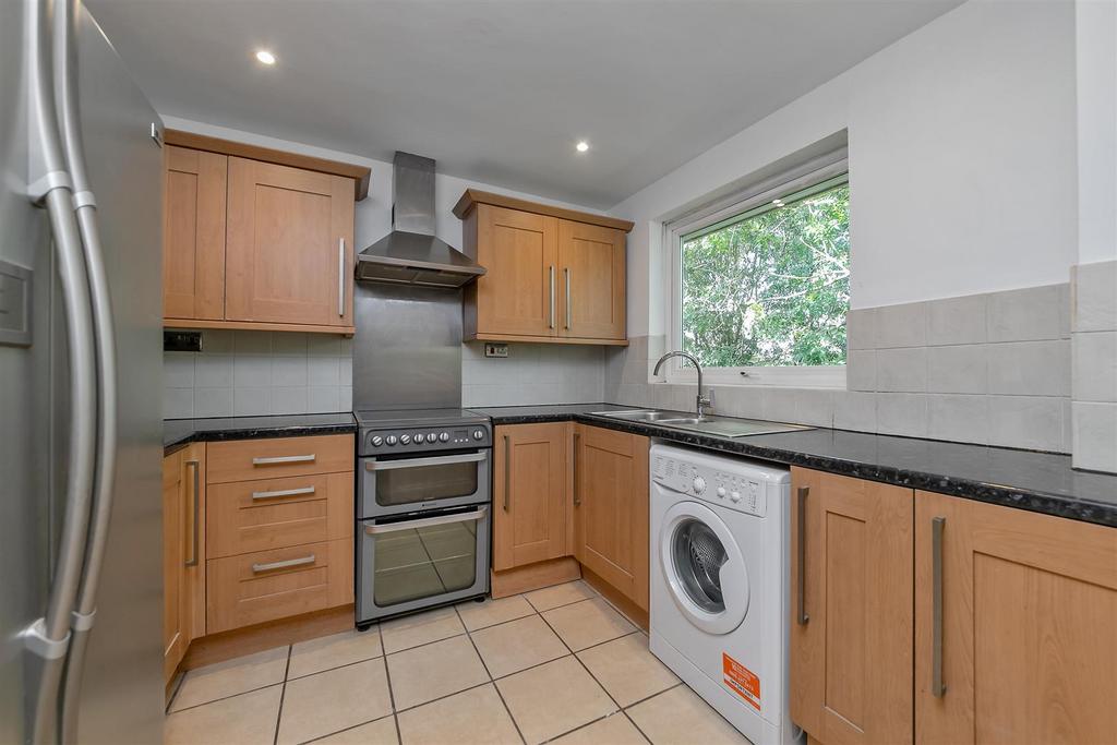 49 Cuffley Court-18.jpg