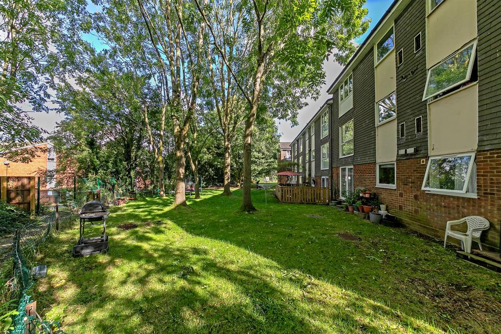49 Cuffley Court-23.jpg