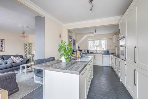 3 bedroom semi-detached house for sale, Picketts Avenue, Leigh-on-sea, SS9