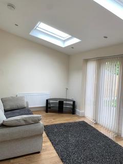 4 bedroom semi-detached house to rent, Fairholme Road, Manchester M20