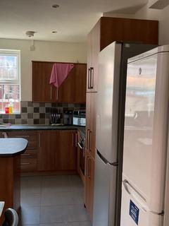 6 bedroom terraced house to rent, Whitby Road, Manchester M14