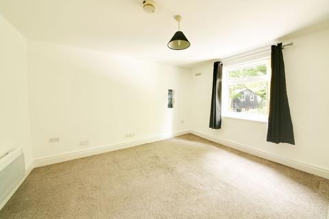 1 bedroom flat to rent, Derby Road, Widnes, WA8