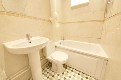 1 bedroom flat to rent, Derby Road, Widnes, WA8