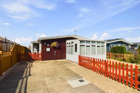 2 bedroom detached bungalow for sale, Grace Crescent, Anderby Creek PE24