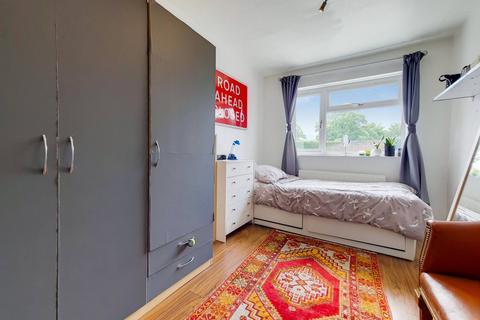 6 High Trees, London, SW2 3PU