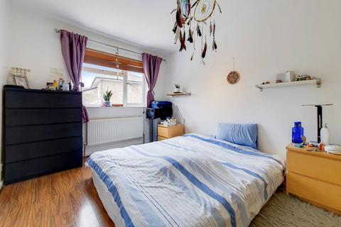 6 High Trees, London, SW2 3PU