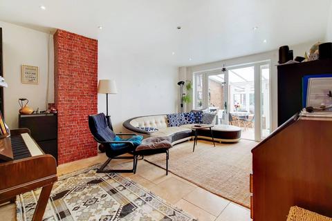 6 High Trees, London, SW2 3PU