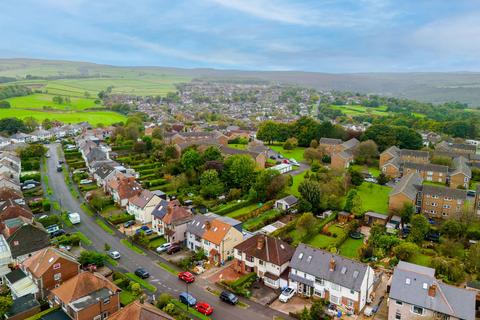 41 Barncliffe Crescent, Sheffield, S10 4DA