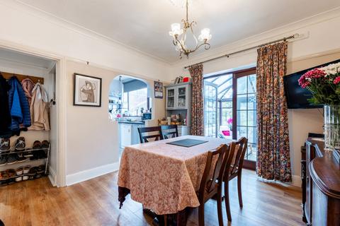 41 Barncliffe Crescent, Sheffield, S10 4DA